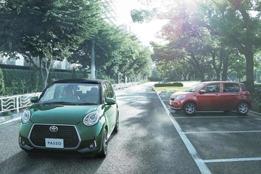 Photo(左) : MODA“G package”(2WD)