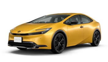 フロント　特別仕様車 G プラグインハイブリッド車 “Night Shade”（ベース車両はG プラグインハイブリッド車）