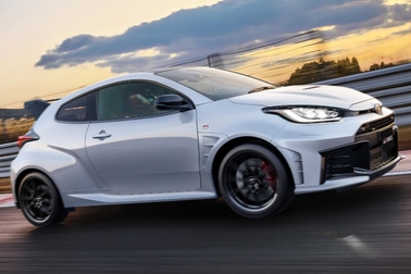 RZ“High performance” + Aero performance package［GR-DAT（8AT・4WD）］