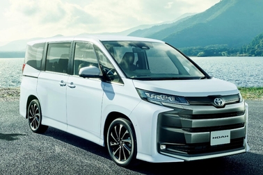 【モデル入り素材】S-Z（ハイブリッド・2WD・7人乗り）